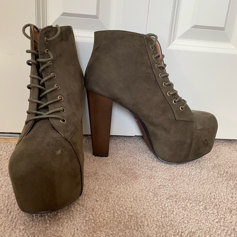 Platform Pump Lace Booties